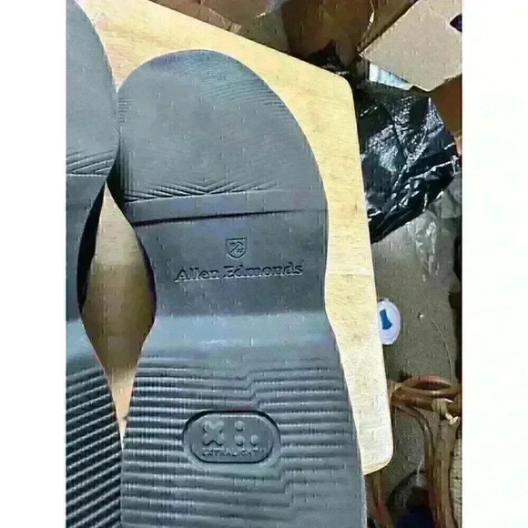 Allen Edmonds Men’s Black Dress Shoes - Picture 8 of 9